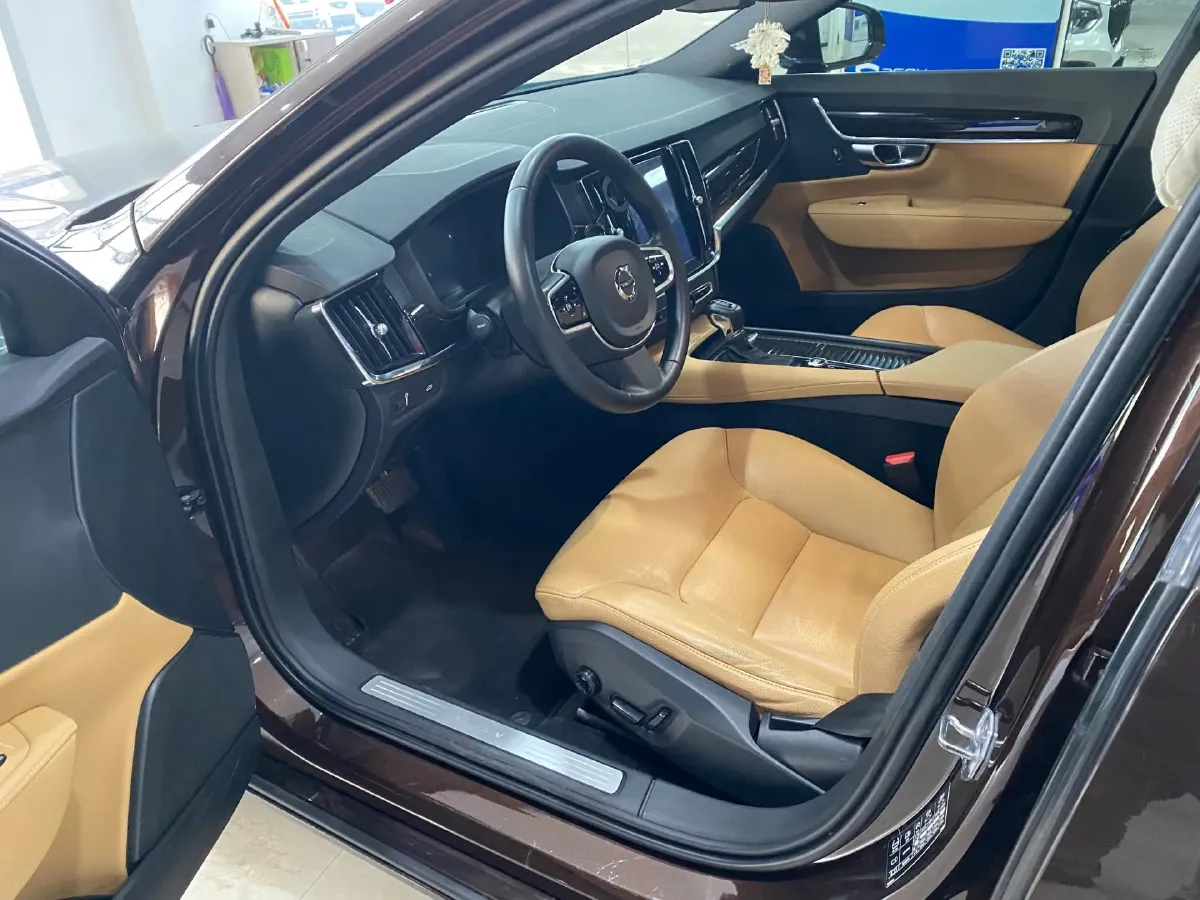 2017 Volvo S90 2.0T 254HP L4 8AT,autocango,china used car exporter,china ev exporter,chinese used car exporter,chinese used ev exporter