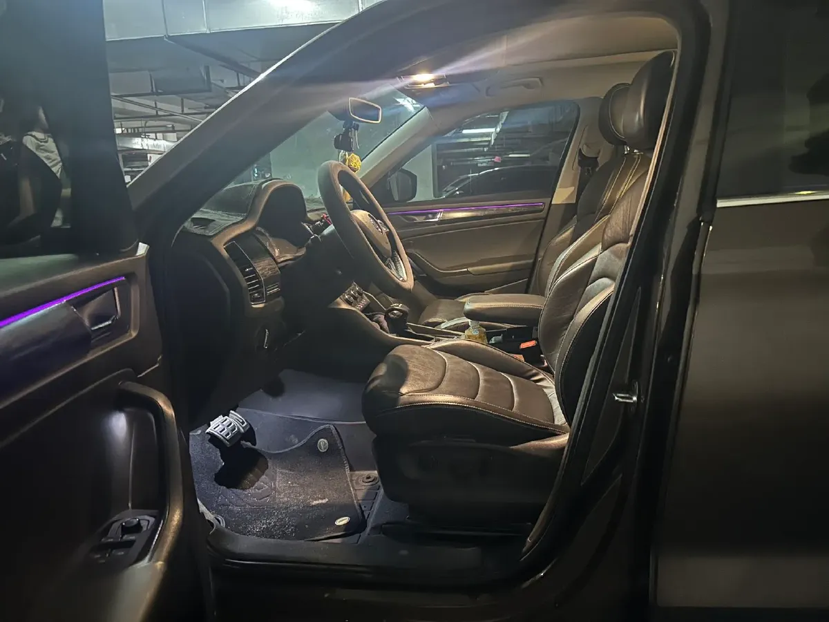 2018 Skoda Kodiak 2.0T 220HP L4 7DCT,autocango,china used car exporter,china ev exporter,chinese used car exporter,chinese used ev exporter