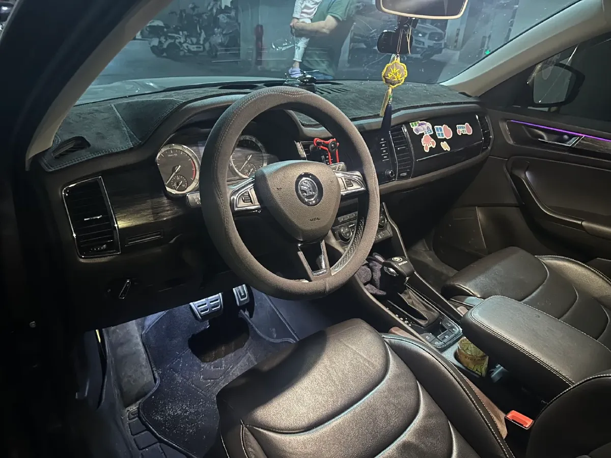 2018 Skoda Kodiak 2.0T 220HP L4 7DCT,autocango,china used car exporter,china ev exporter,chinese used car exporter,chinese used ev exporter