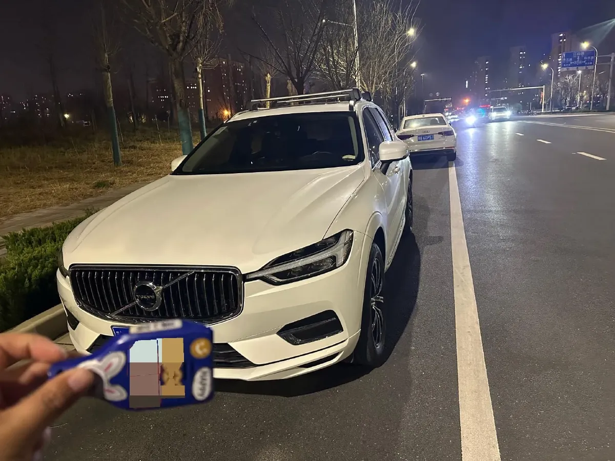 2021 Volvo XC60 2.0T 250HP L4 8AT,autocango,china used car exporter,china ev exporter,chinese used car exporter,chinese used ev exporter