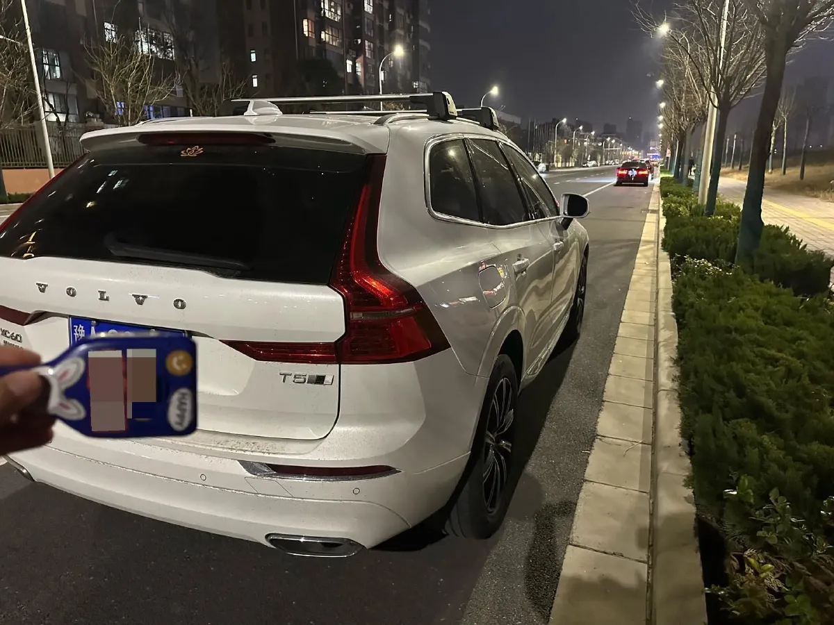 2021 Volvo XC60 2.0T 250HP L4 8AT,autocango,china used car exporter,china ev exporter,chinese used car exporter,chinese used ev exporter