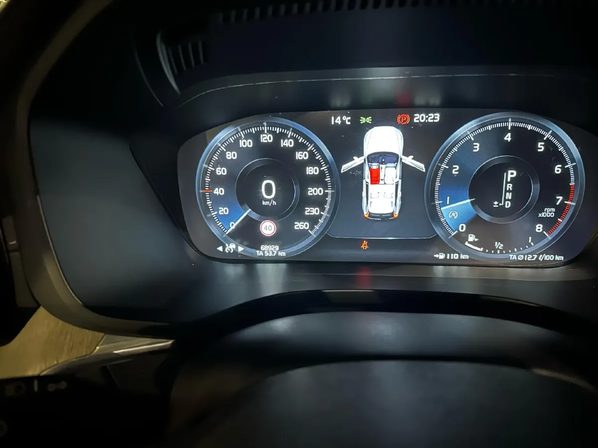 2021 Volvo XC60 2.0T 250HP L4 8AT,autocango,china used car exporter,china ev exporter,chinese used car exporter,chinese used ev exporter