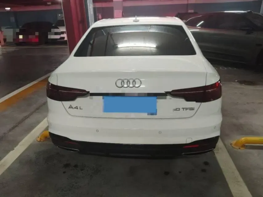 2022 Audi A4L 2.0T 190HP L4 7DCT,autocango,china used car exporter,china ev exporter,chinese used car exporter,chinese used ev exporter