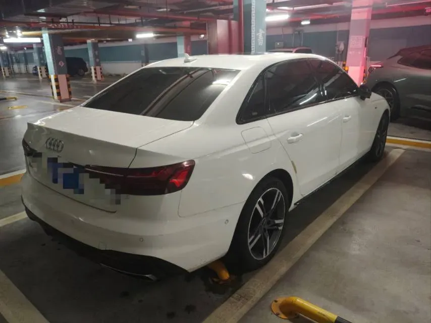 2022 Audi A4L 2.0T 190HP L4 7DCT,autocango,china used car exporter,china ev exporter,chinese used car exporter,chinese used ev exporter