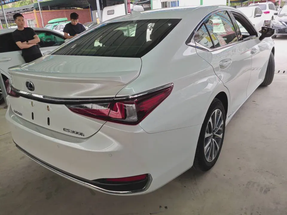 2021 Lexus ES 2.5L 178HP L4 E-CVT Hybrid,autocango,china used car exporter,china ev exporter,chinese used car exporter,chinese used ev exporter
