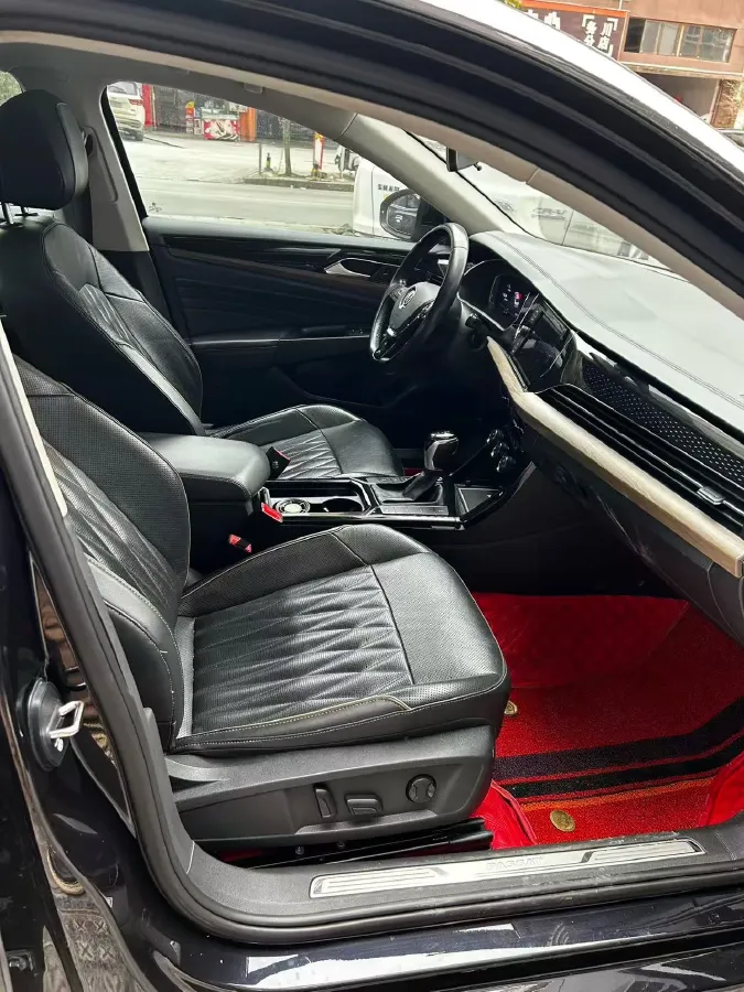 2019 Volvo V40 1.5T 152HP L4 6AT,autocango,china used car exporter,china ev exporter,chinese used car exporter,chinese used ev exporter