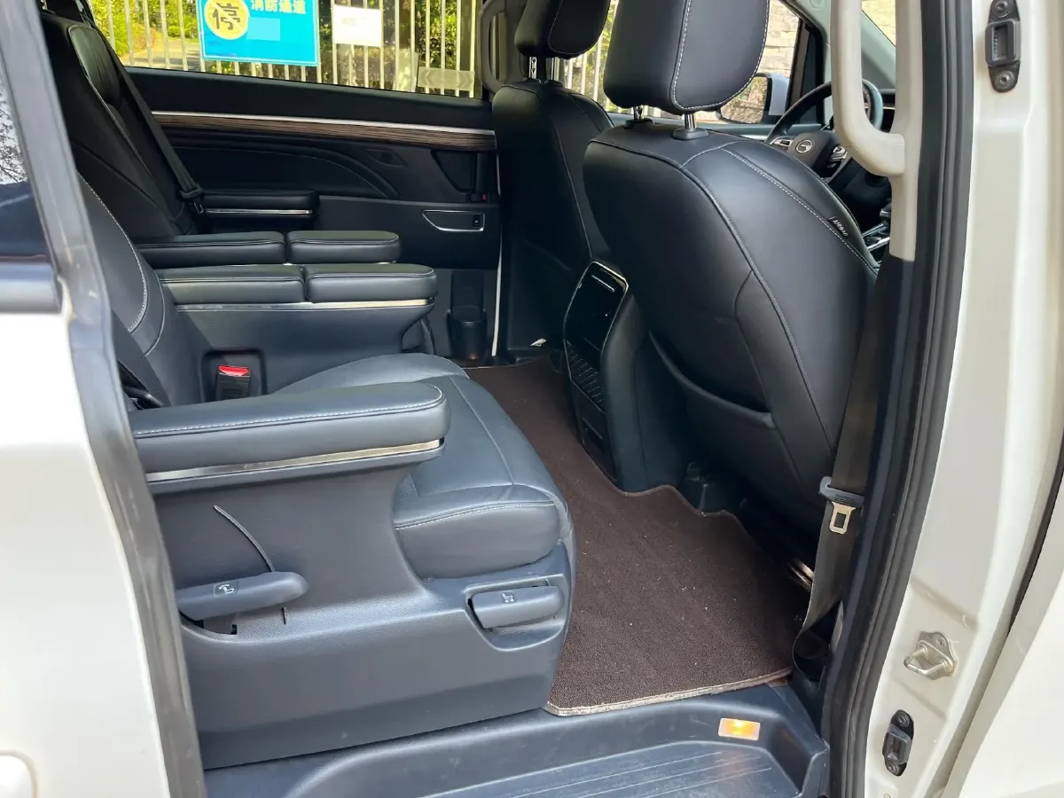 2021 GAC Trumpchi M8 2.0T 252HP L4 8AT,autocango,china used car exporter,china ev exporter,chinese used car exporter,chinese used ev exporter