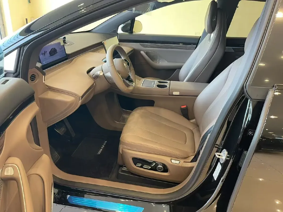 2026 Luxeed R7 REEV 156HP REEV,autocango,china used car exporter,china ev exporter,chinese used car exporter,chinese used ev exporter