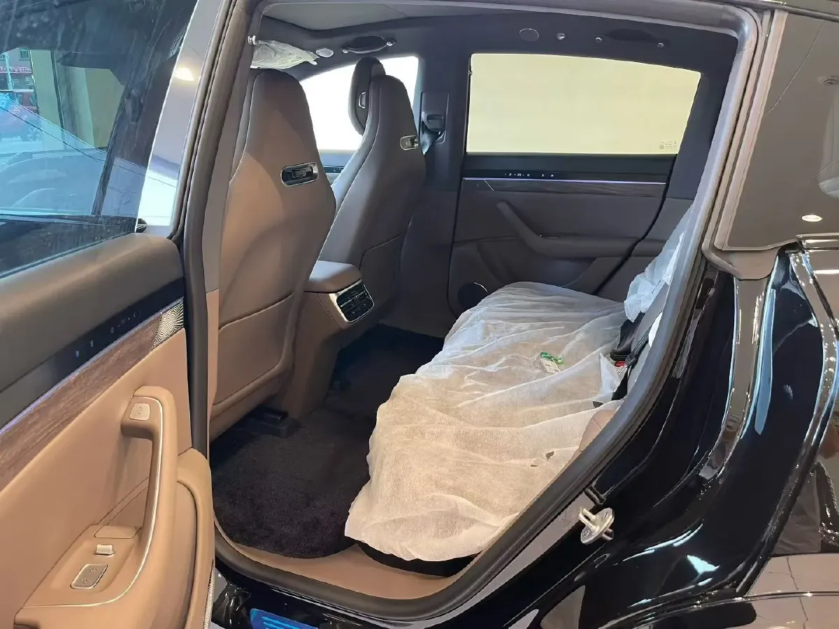 2026 Luxeed R7 REEV 156HP REEV,autocango,china used car exporter,china ev exporter,chinese used car exporter,chinese used ev exporter