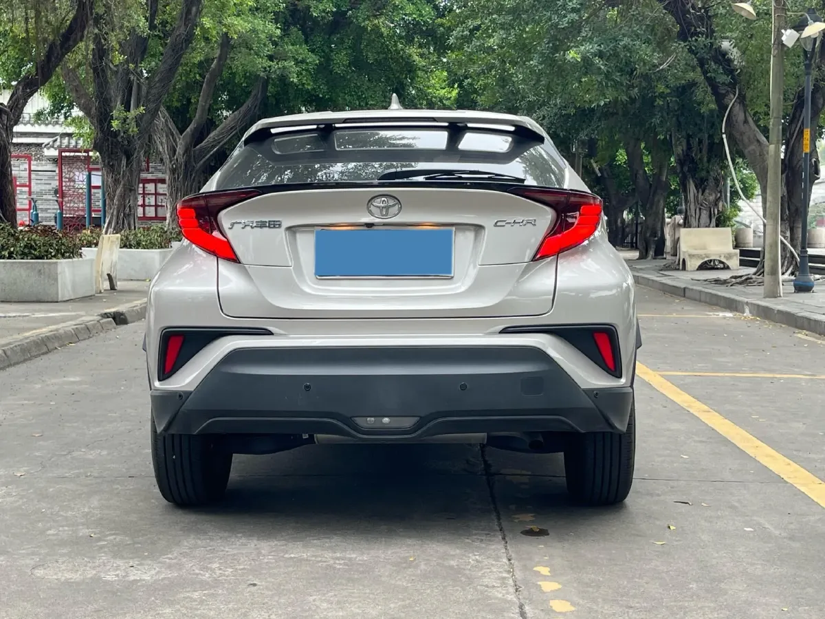 2023 Toyota C-HR 2.0L 171HP L4 CVT,autocango,china used car exporter,china ev exporter,chinese used car exporter,chinese used ev exporter
