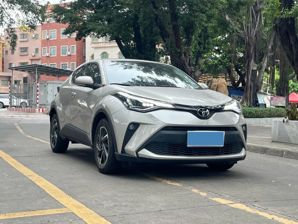 2023 Toyota C-HR 2.0L 171HP L4 CVT,autocango,china used car exporter,china ev exporter,chinese used car exporter,chinese used ev exporter