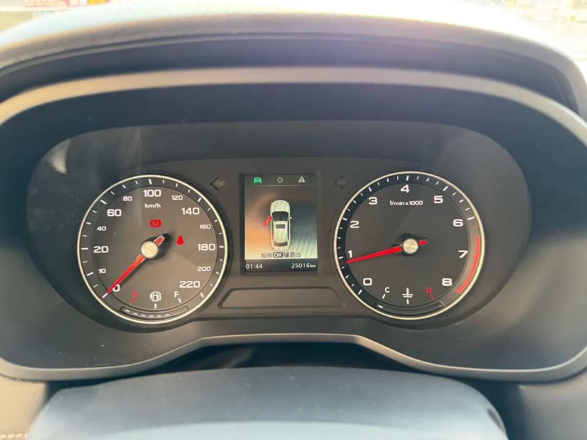 2019 Roewe i5 1.5L 120HP L4 5MT,autocango,china used car exporter,china ev exporter,chinese used car exporter,chinese used ev exporter