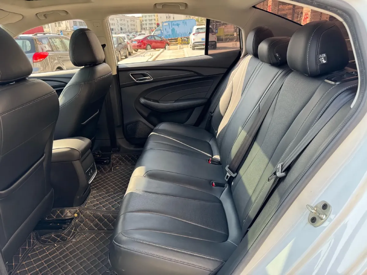 2019 Roewe i5 1.5L 120HP L4 5MT,autocango,china used car exporter,china ev exporter,chinese used car exporter,chinese used ev exporter