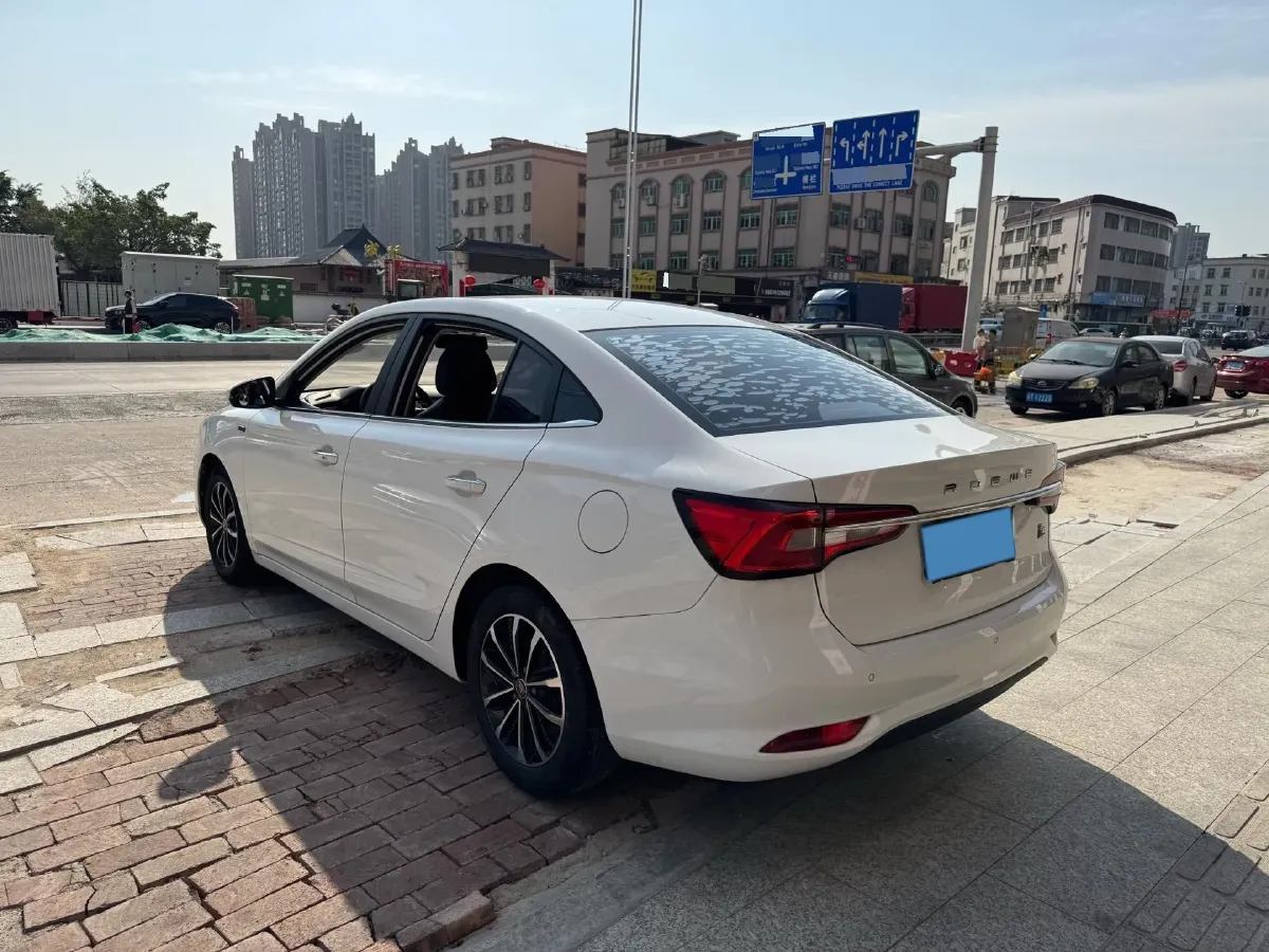 2019 Roewe i5 1.5L 120HP L4 5MT,autocango,china used car exporter,china ev exporter,chinese used car exporter,chinese used ev exporter