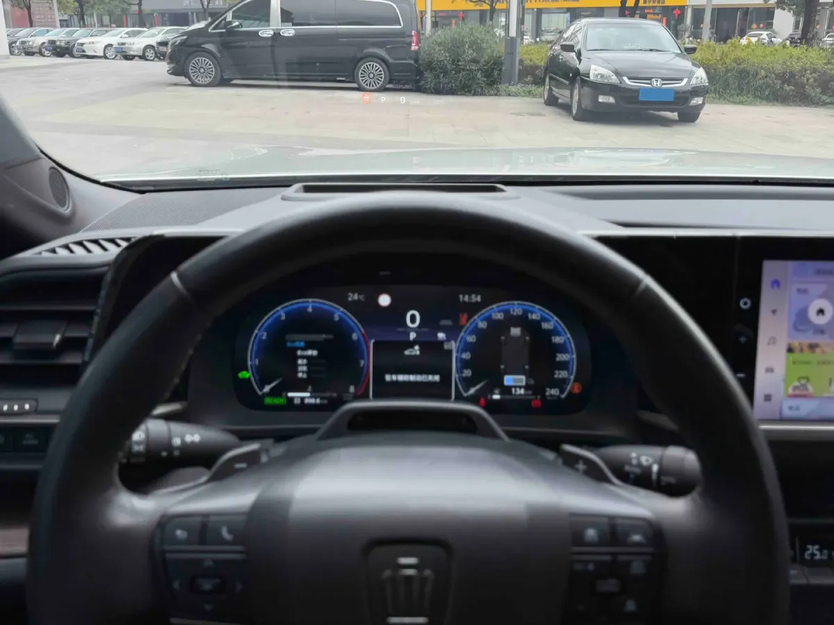 2024 Toyota Crown 2.5L 185HP L4 E-CVT Hybrid,autocango,china used car exporter,china ev exporter,chinese used car exporter,chinese used ev exporter