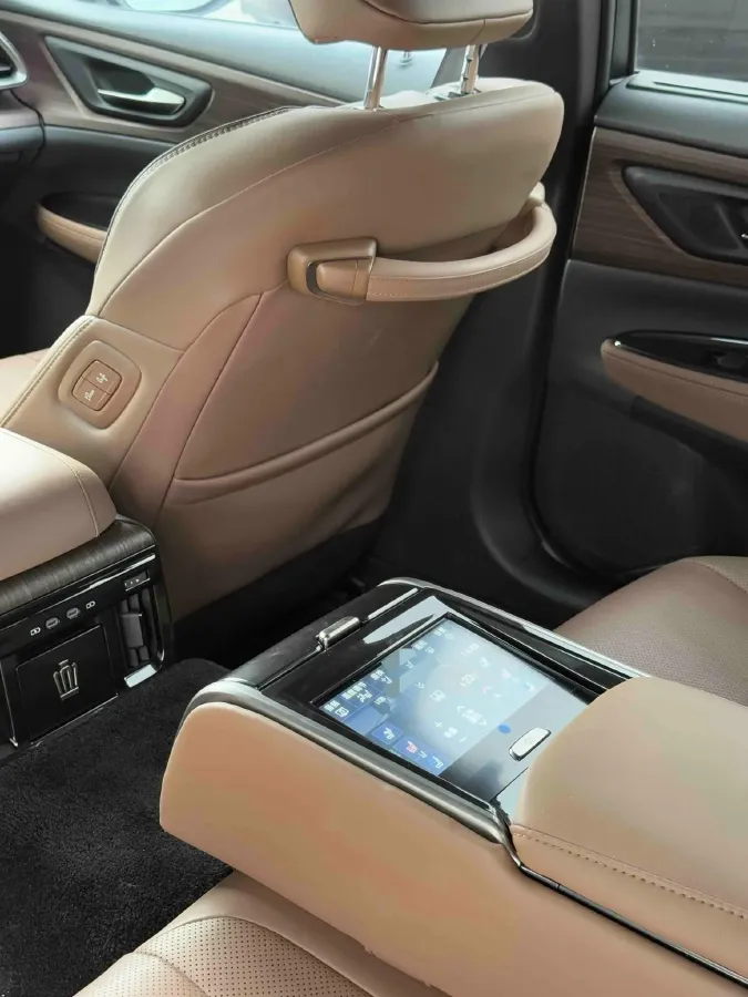 2024 Toyota Crown 2.5L 185HP L4 E-CVT Hybrid,autocango,china used car exporter,china ev exporter,chinese used car exporter,chinese used ev exporter