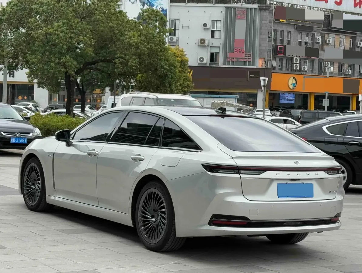 2024 Toyota Crown 2.5L 185HP L4 E-CVT Hybrid,autocango,china used car exporter,china ev exporter,chinese used car exporter,chinese used ev exporter