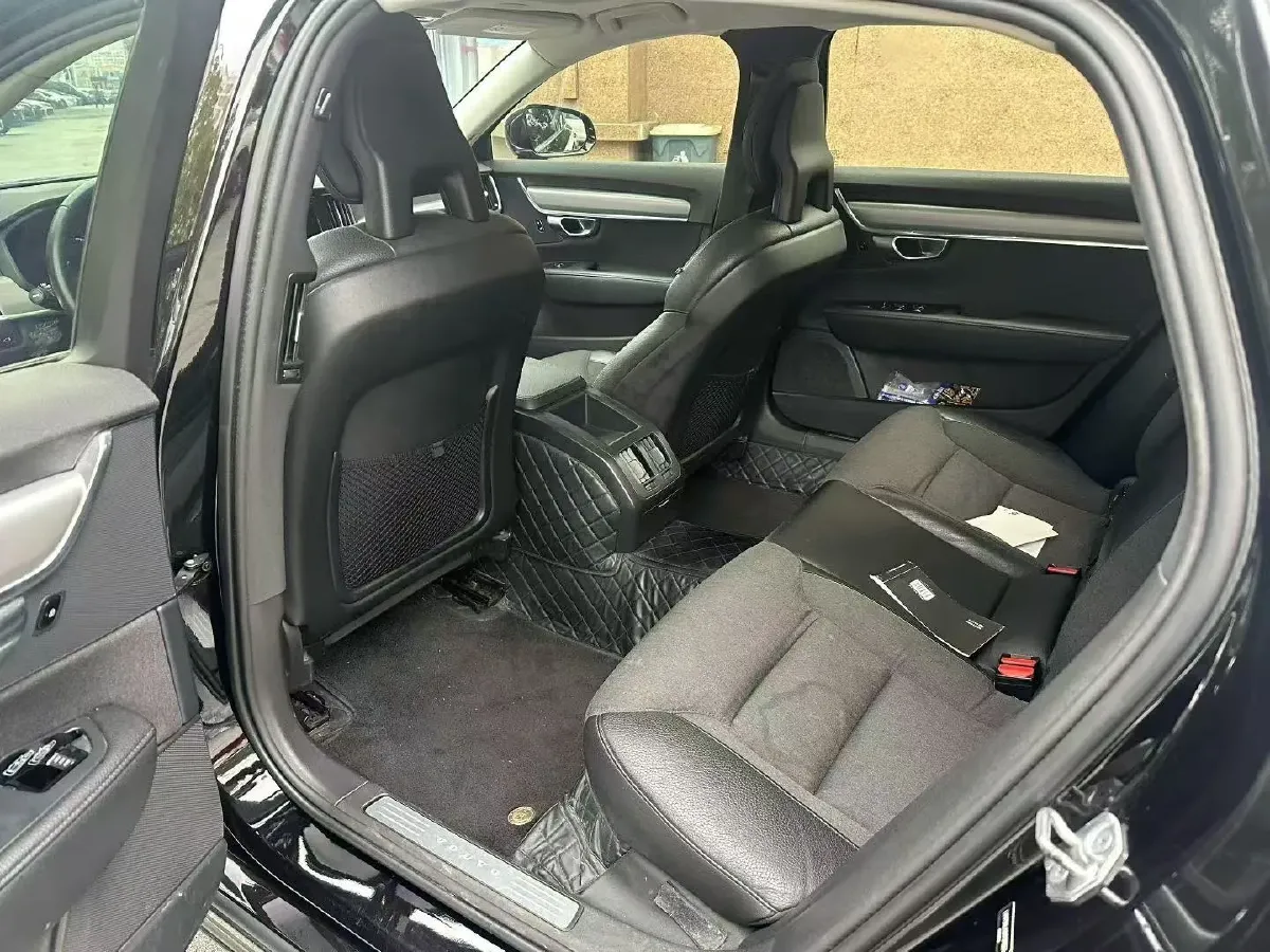 2018 Volvo S90 2.0T 190HP L4 8AT,autocango,china used car exporter,china ev exporter,chinese used car exporter,chinese used ev exporter