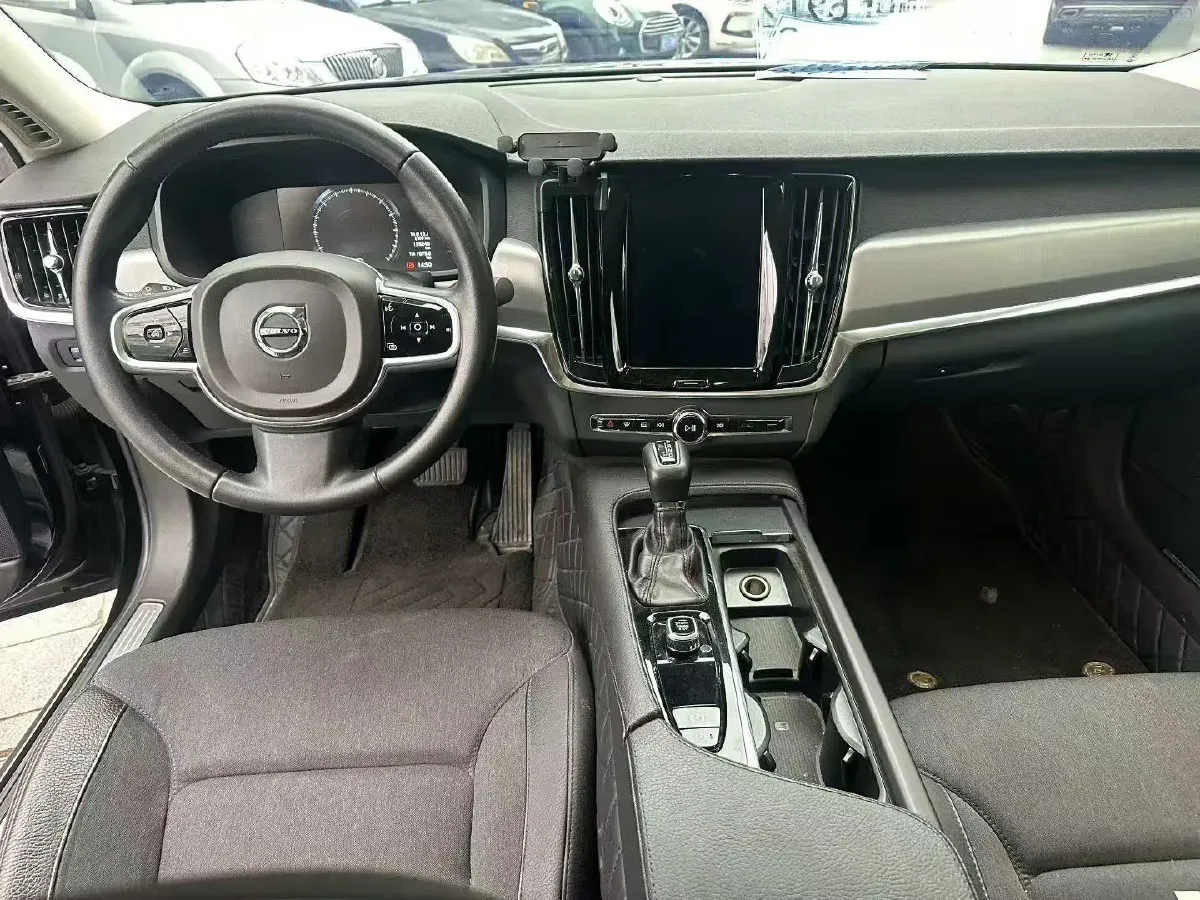 2018 Volvo S90 2.0T 190HP L4 8AT,autocango,china used car exporter,china ev exporter,chinese used car exporter,chinese used ev exporter
