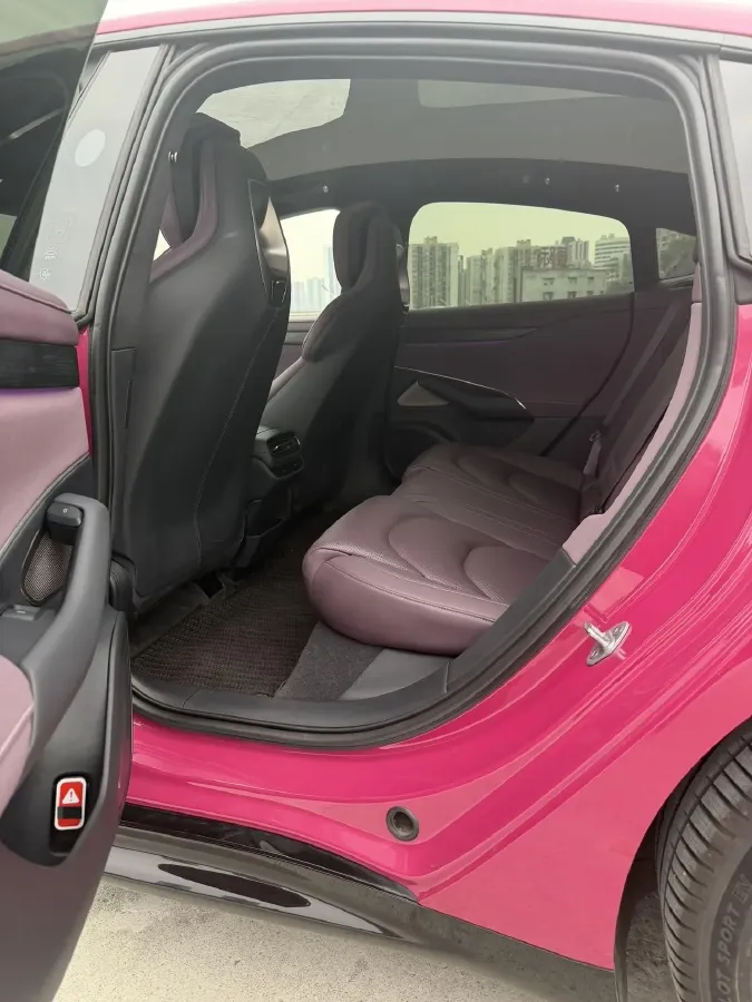 2024 MI SU7 BEV 101KWH,autocango,china used car exporter,china ev exporter,chinese used car exporter,chinese used ev exporter