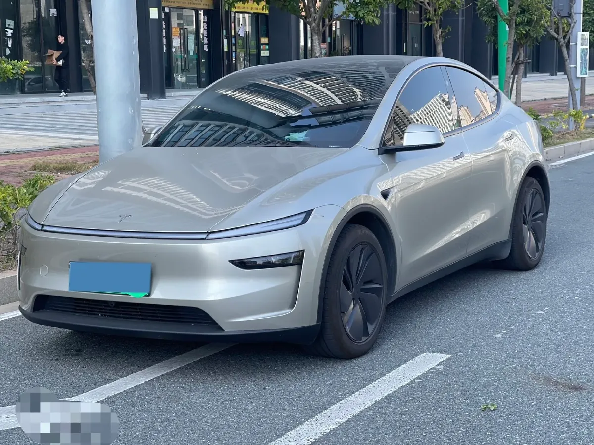 2025 Tesla Model Y BEV,autocango,china used car exporter,china ev exporter,chinese used car exporter,chinese used ev exporter
