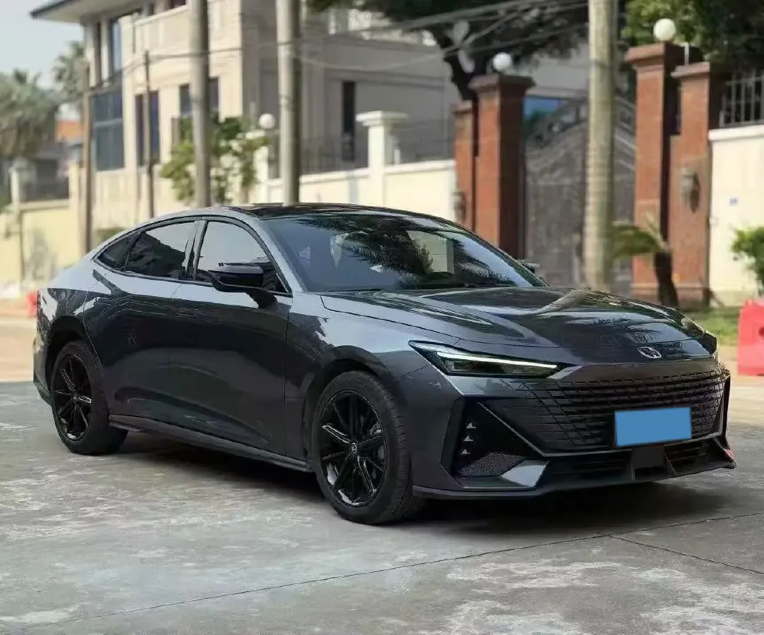 2024 ChangAn UNI-V 1.5T 188HP L4 7DCT,autocango,china used car exporter,china ev exporter,chinese used car exporter,chinese used ev exporter