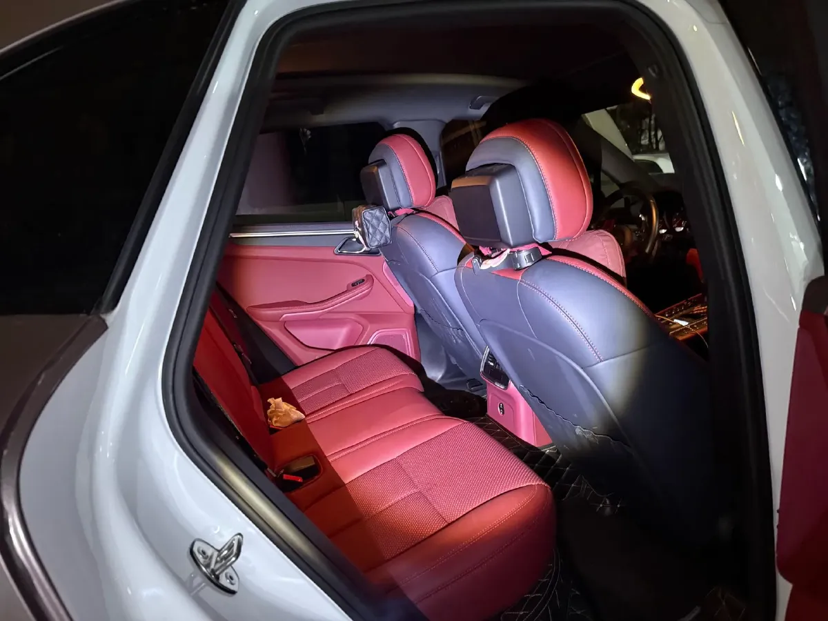 2020 Porsche Macan 2.0T 252HP L4 7DCT,autocango,china used car exporter,china ev exporter,chinese used car exporter,chinese used ev exporter