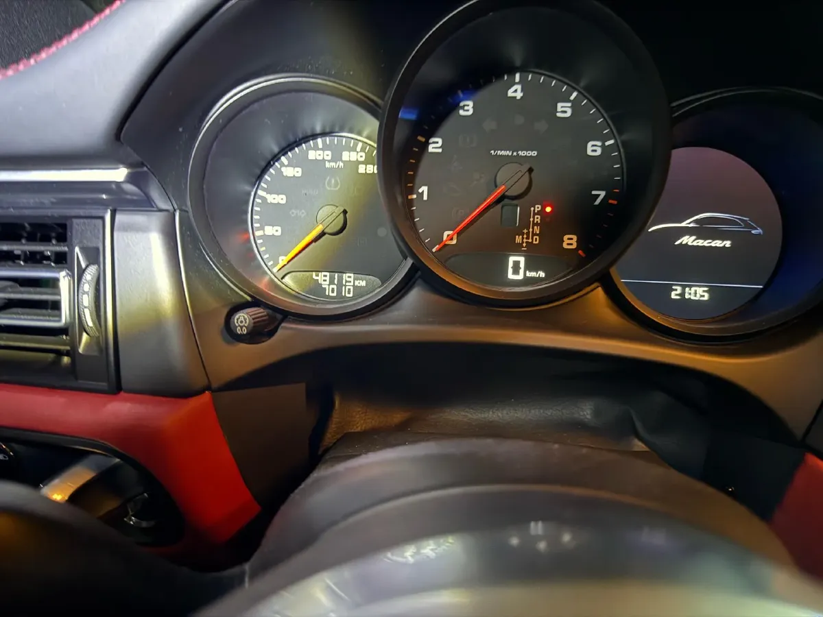 2020 Porsche Macan 2.0T 252HP L4 7DCT,autocango,china used car exporter,china ev exporter,chinese used car exporter,chinese used ev exporter