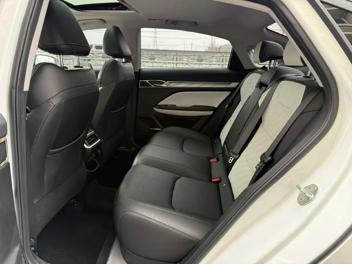 2022 Geely Emgrand L 1.4T 141HP L4 CVT,autocango,china used car exporter,china ev exporter,chinese used car exporter,chinese used ev exporter