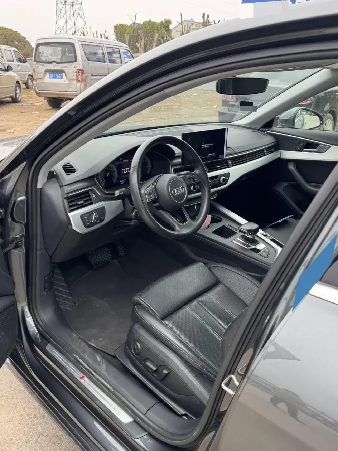 2022 Audi A4L 2.0T 190HP L4 7DCT,autocango,china used car exporter,china ev exporter,chinese used car exporter,chinese used ev exporter