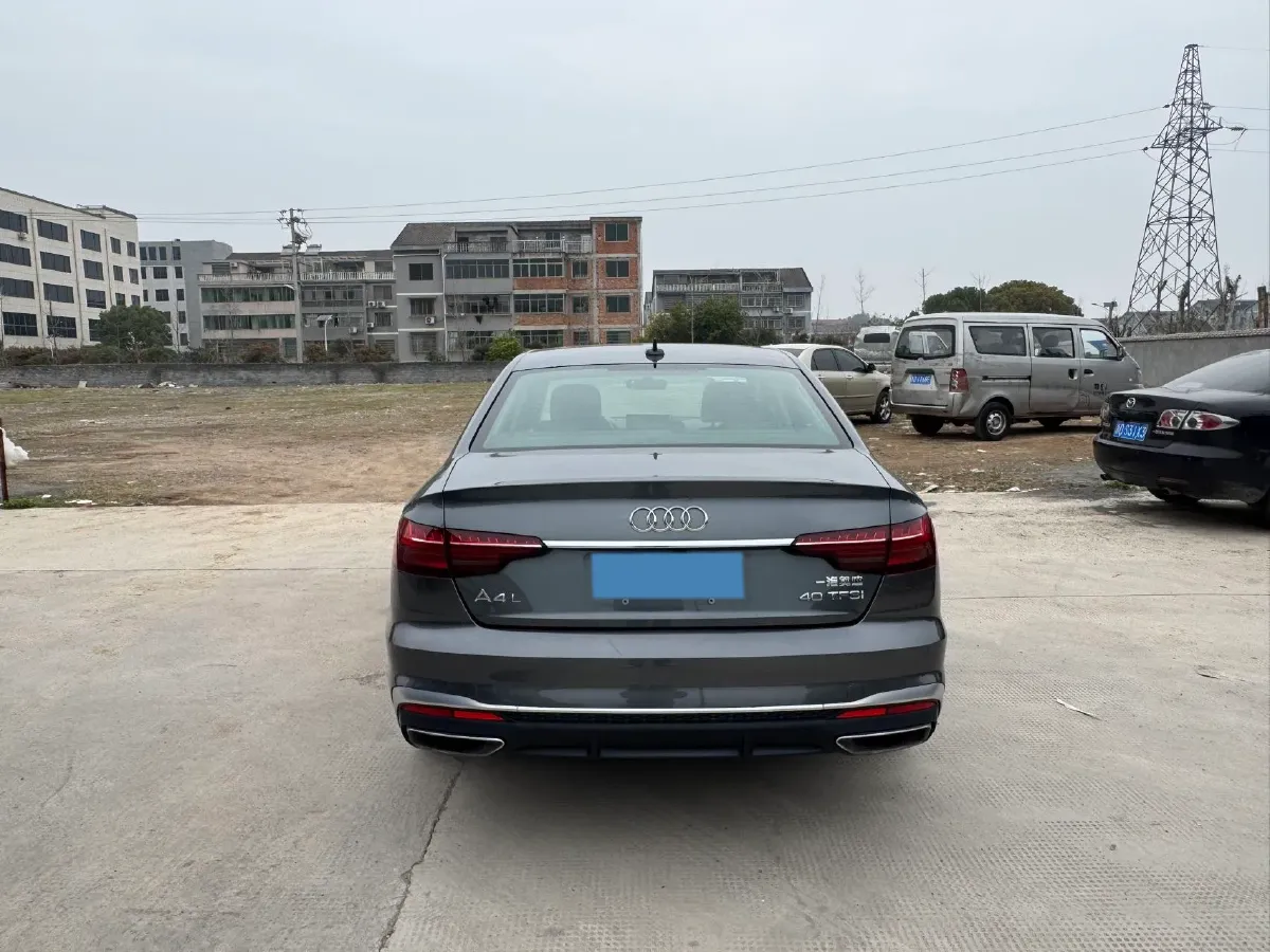 2022 Audi A4L 2.0T 190HP L4 7DCT,autocango,china used car exporter,china ev exporter,chinese used car exporter,chinese used ev exporter