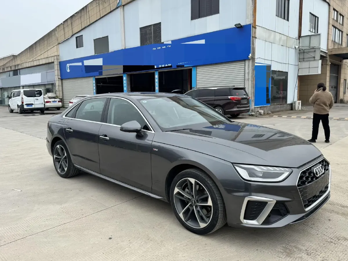 2022 Audi A4L 2.0T 190HP L4 7DCT,autocango,china used car exporter,china ev exporter,chinese used car exporter,chinese used ev exporter