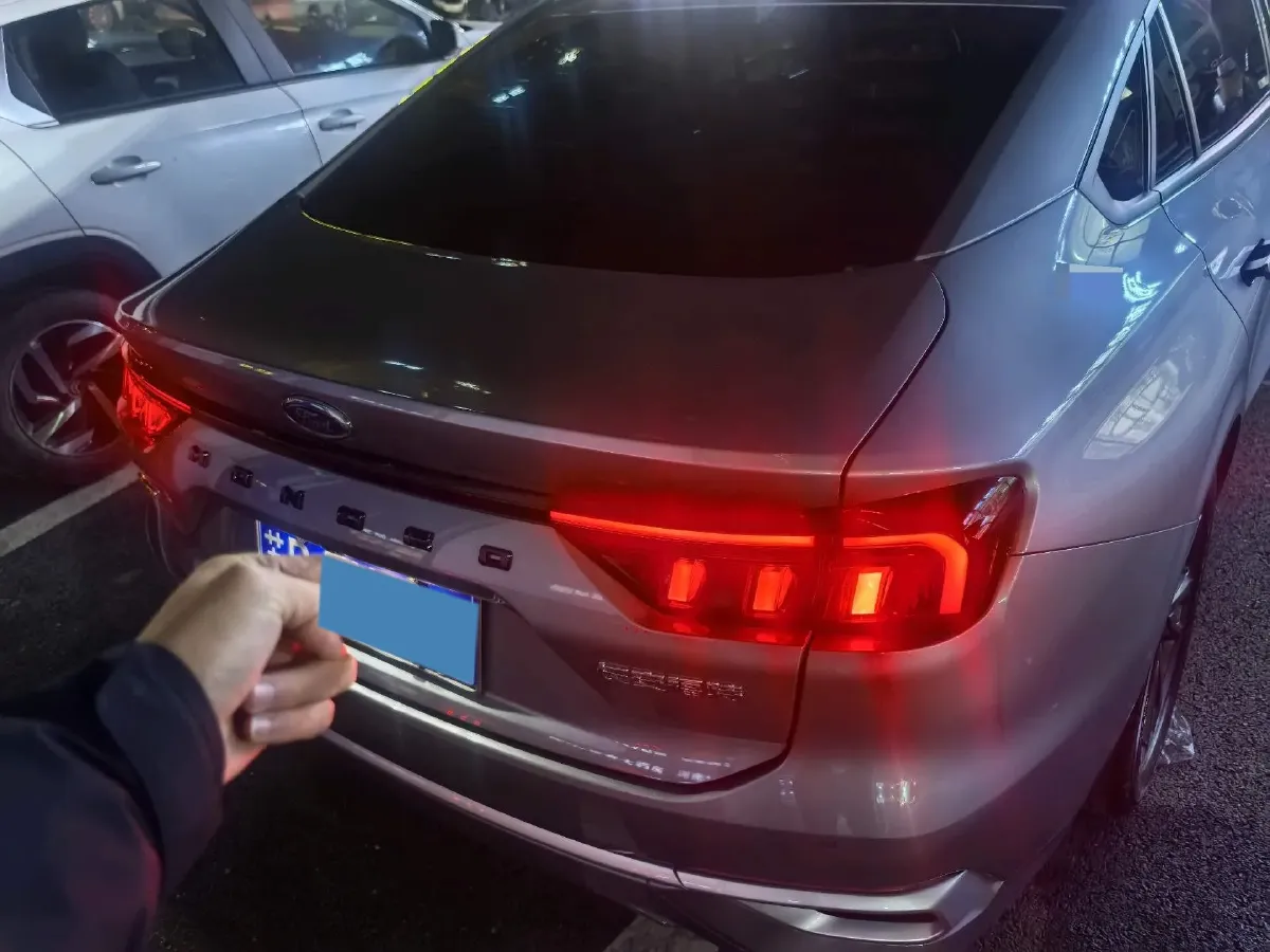 2025 Ford Mondeo 2.0T 254HP L4 8AT,autocango,china used car exporter,china ev exporter,chinese used car exporter,chinese used ev exporter