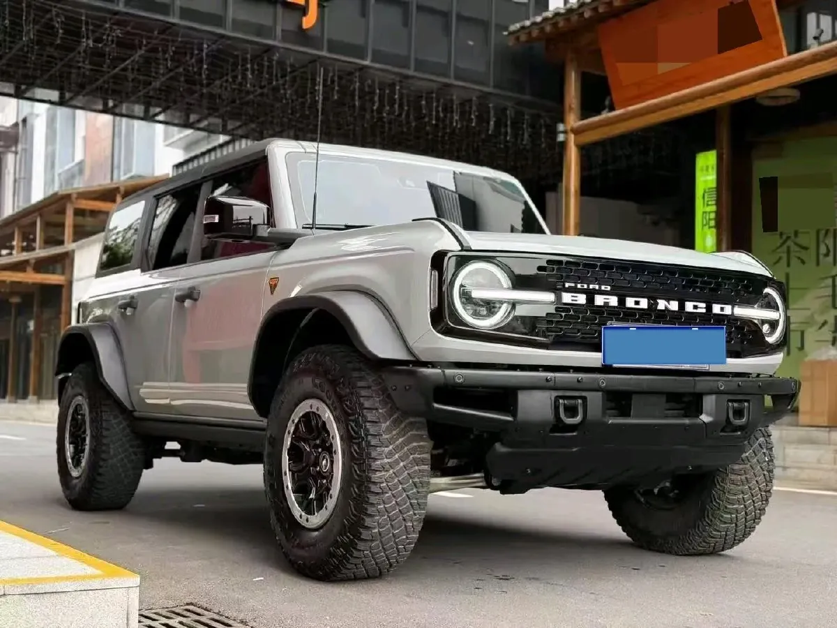 2024 Ford Bronco 2.3T 275HP L4 10AT,autocango,china used car exporter,china ev exporter,chinese used car exporter,chinese used ev exporter