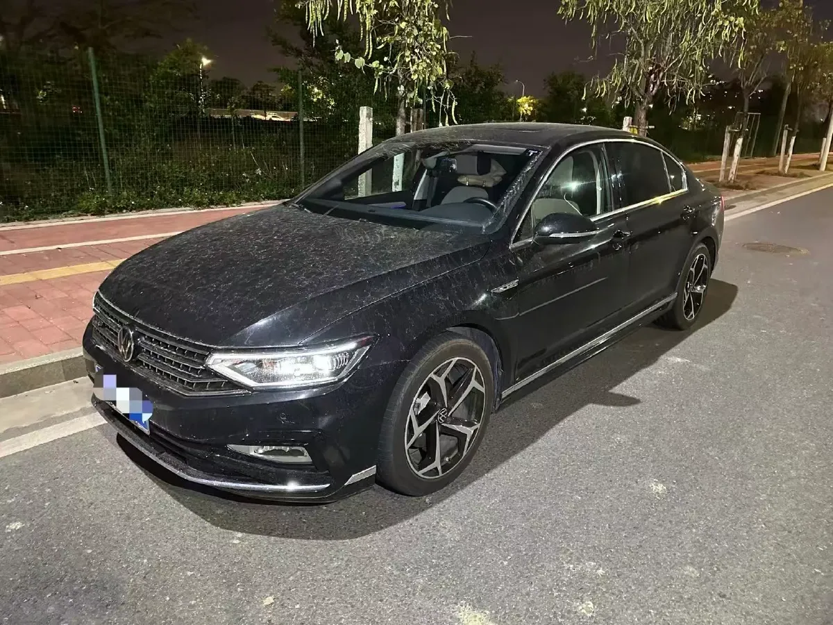 2023 Volkswagen Magotan 2.0T 186HP L4 7DCT,autocango,china used car exporter,china ev exporter,chinese used car exporter,chinese used ev exporter