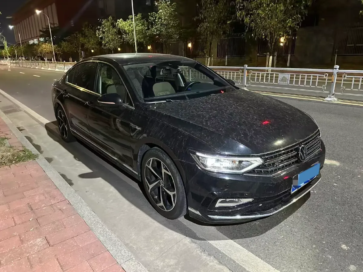 2023 Volkswagen Magotan 2.0T 186HP L4 7DCT,autocango,china used car exporter,china ev exporter,chinese used car exporter,chinese used ev exporter