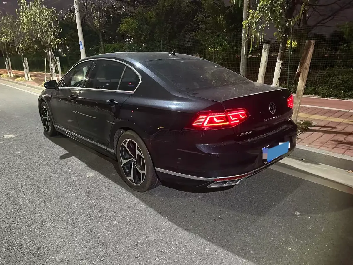 2023 Volkswagen Magotan 2.0T 186HP L4 7DCT,autocango,china used car exporter,china ev exporter,chinese used car exporter,chinese used ev exporter