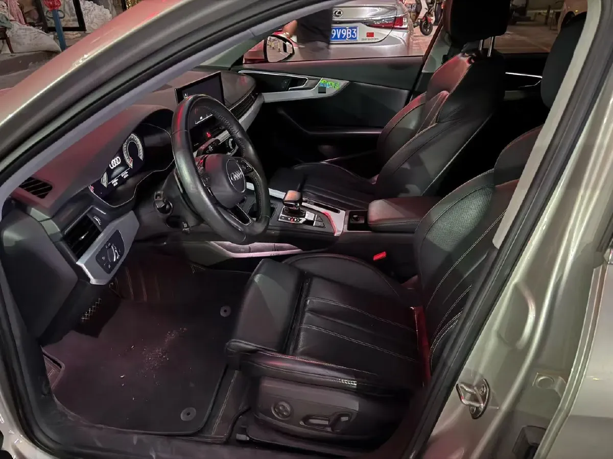 2020 Audi A4L 2.0T 190HP L4 7DCT,autocango,china used car exporter,china ev exporter,chinese used car exporter,chinese used ev exporter