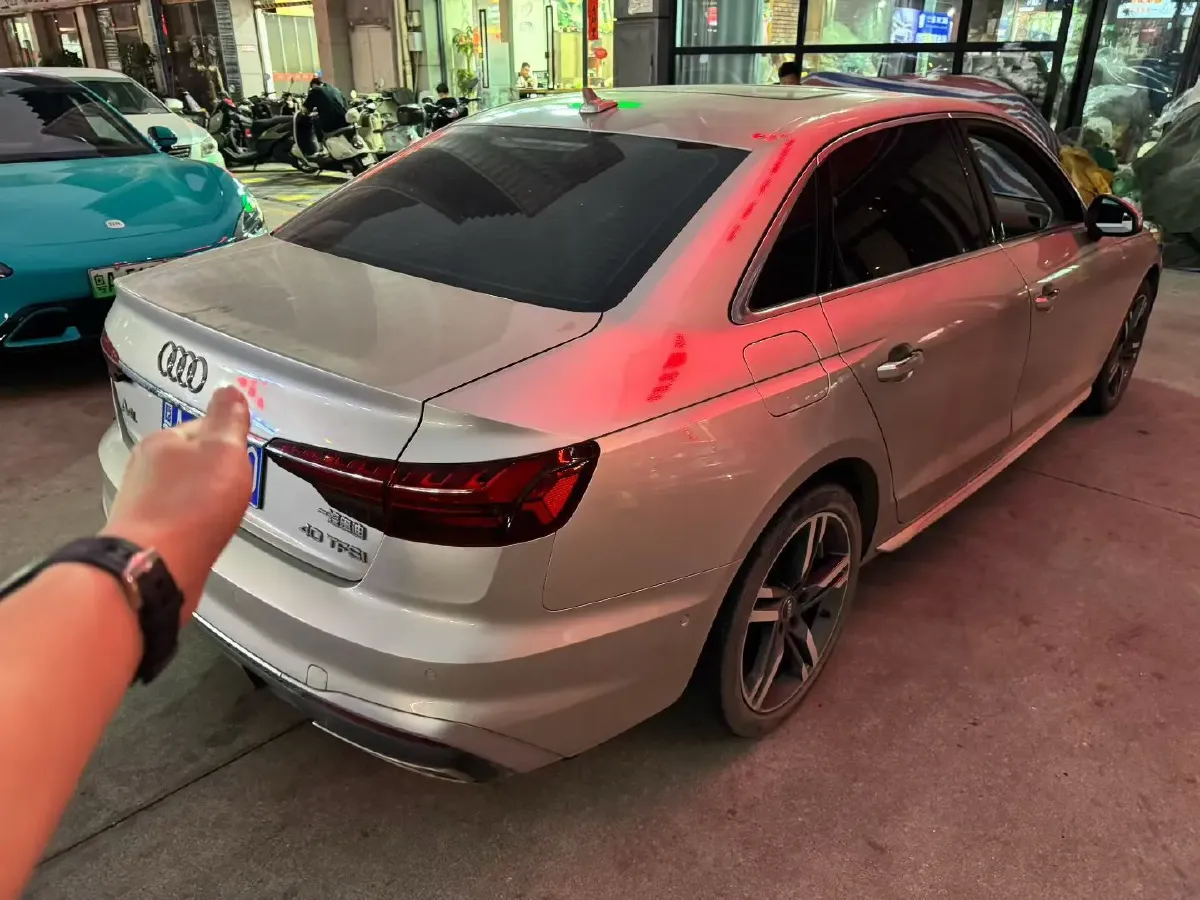 2020 Audi A4L 2.0T 190HP L4 7DCT,autocango,china used car exporter,china ev exporter,chinese used car exporter,chinese used ev exporter