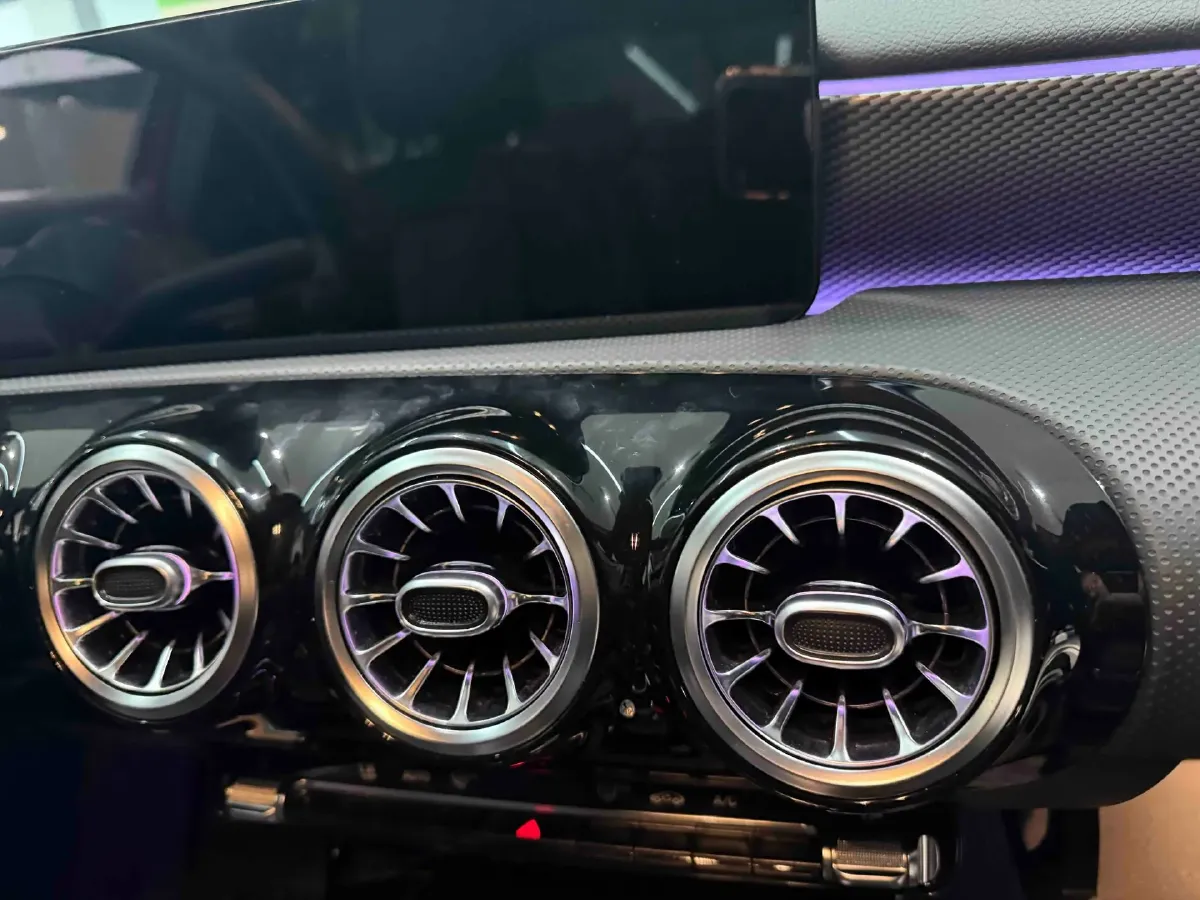 2022 Mercedes-Benz A Class 1.3T 136HP L4 7DCT,autocango,china used car exporter,china ev exporter,chinese used car exporter,chinese used ev exporter