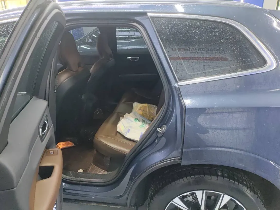 2024 Volvo XC60 2.0T 250HP L4 8AT,autocango,china used car exporter,china ev exporter,chinese used car exporter,chinese used ev exporter