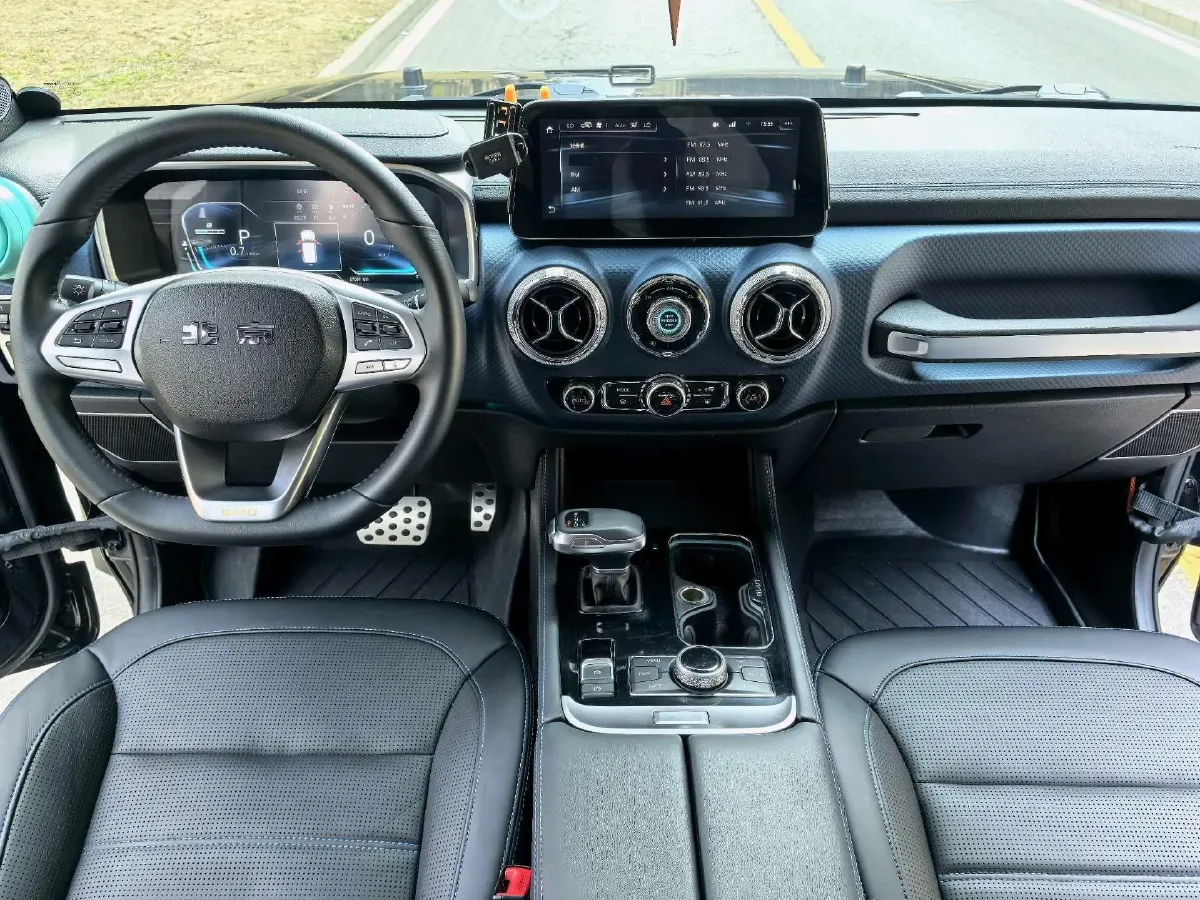 2020 Beijing BJ40 2.0T 224HP L4 8AT,autocango,china used car exporter,china ev exporter,chinese used car exporter,chinese used ev exporter