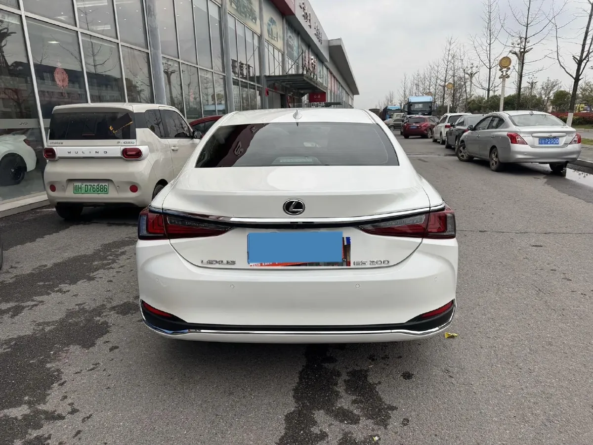 2024 Lexus ES 2.0L 173HP L4 CVT,autocango,china used car exporter,china ev exporter,chinese used car exporter,chinese used ev exporter