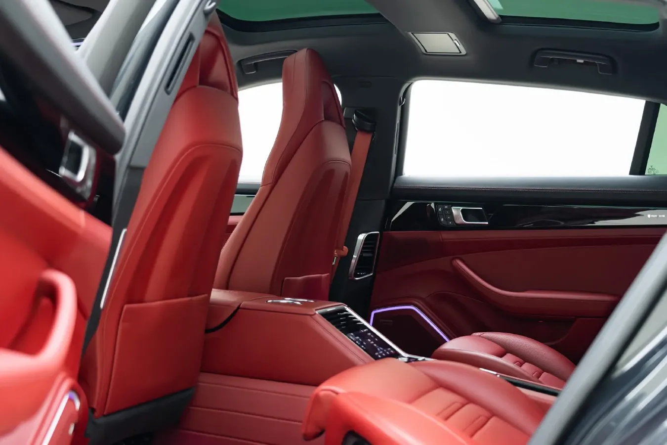 2023 Porsche Panamera 2.9T 330HP V6 8DCT,autocango,china used car exporter,china ev exporter,chinese used car exporter,chinese used ev exporter