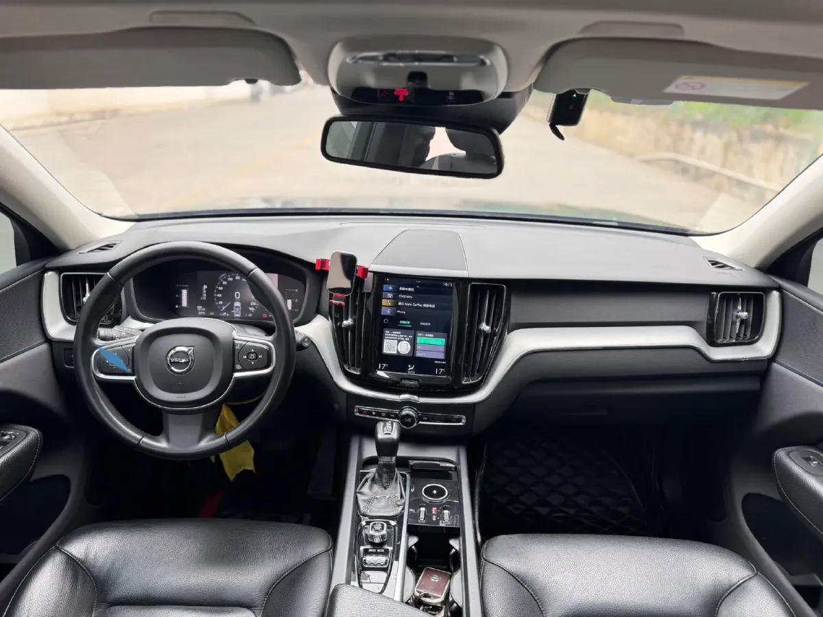 2020 Volvo XC60 2.0T 254HP L4 8AT,autocango,china used car exporter,china ev exporter,chinese used car exporter,chinese used ev exporter