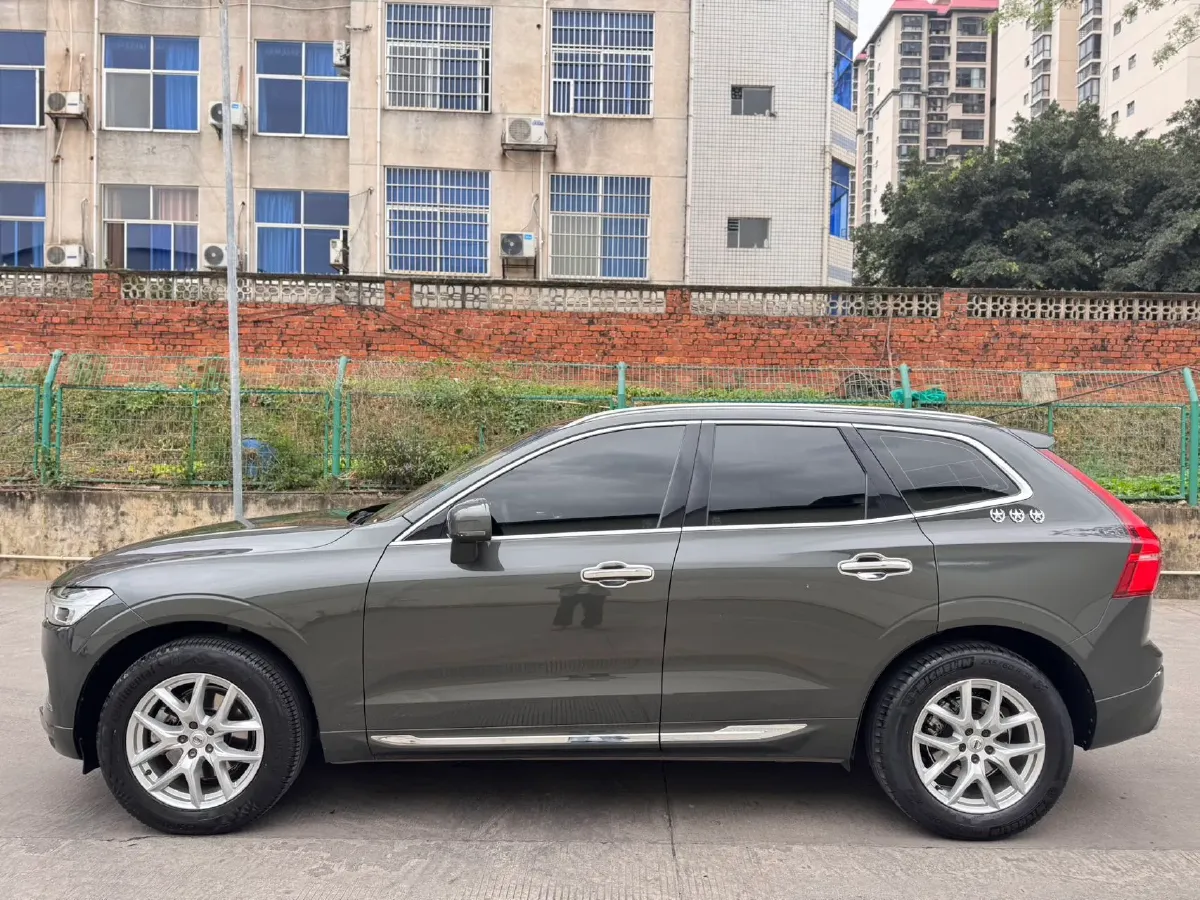 2020 Volvo XC60 2.0T 254HP L4 8AT,autocango,china used car exporter,china ev exporter,chinese used car exporter,chinese used ev exporter
