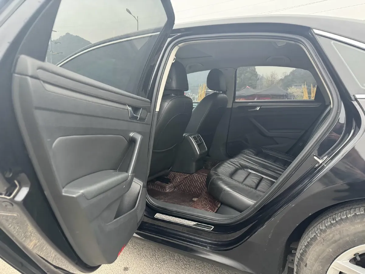 2017 Volkswagen Passat 1.8T 180HP L4 7DCT,autocango,china used car exporter,china ev exporter,chinese used car exporter,chinese used ev exporter