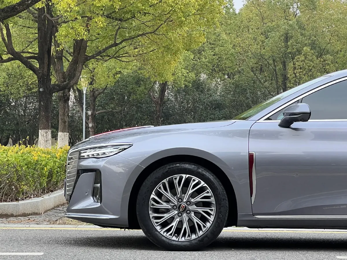 2023 HongQi H5 2.0T 224HP L4 8AT,autocango,china used car exporter,china ev exporter,chinese used car exporter,chinese used ev exporter