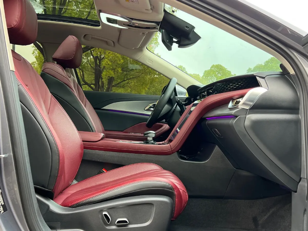 2023 HongQi H5 2.0T 224HP L4 8AT,autocango,china used car exporter,china ev exporter,chinese used car exporter,chinese used ev exporter