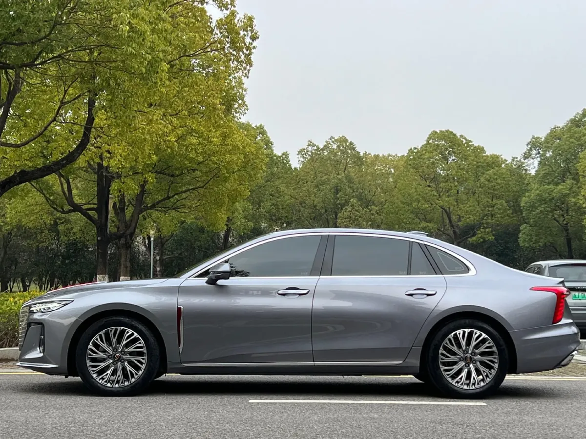 2023 HongQi H5 2.0T 224HP L4 8AT,autocango,china used car exporter,china ev exporter,chinese used car exporter,chinese used ev exporter